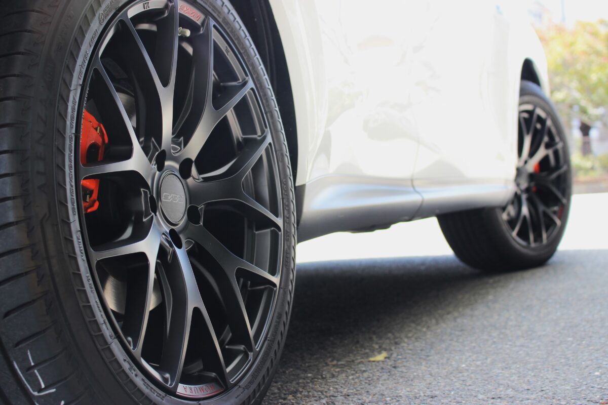 レクサスNXにRAYS ホムラ2×7FTスポーツエディションの20インチを装着