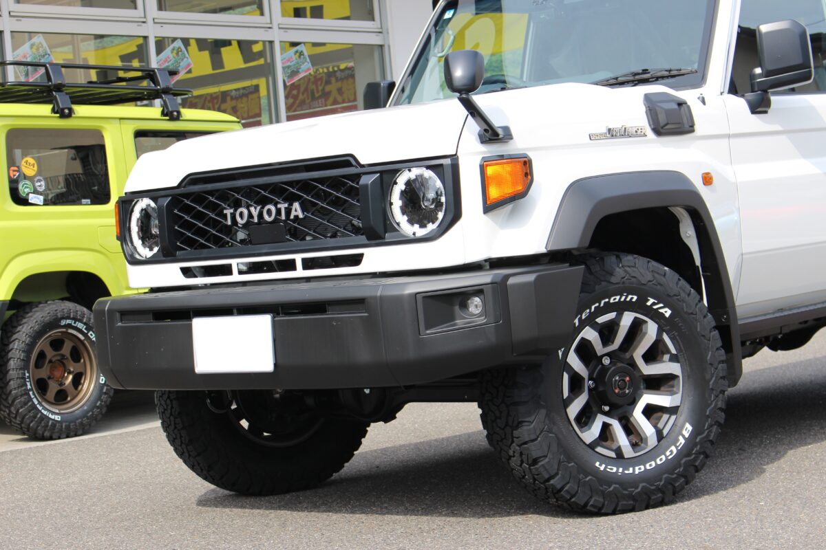 再再販ランクル70のタイヤ交換 純正ホイールに265/75R16を装着