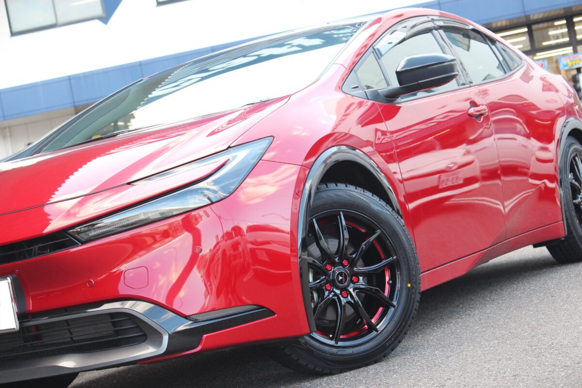 60プリウス】アクセントカラーにレッド！ノヴァリスVF17インチ