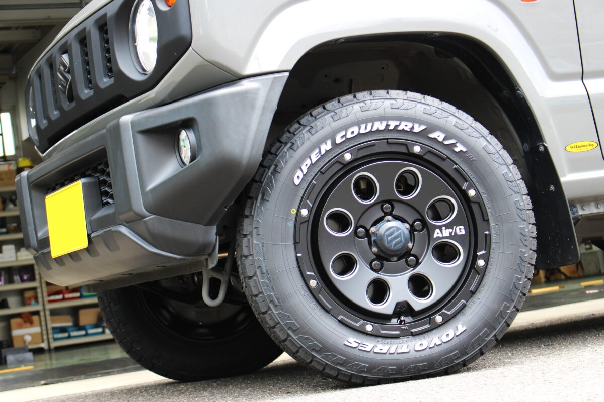 JB64ジムニーにエアジーマッシヴ＆オープンカントリーAT3を装着