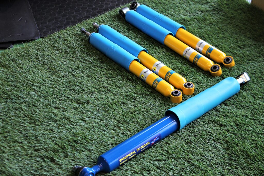 JB74ジムニーシエラにビルシュタインB6 スタンダード & エナペタル