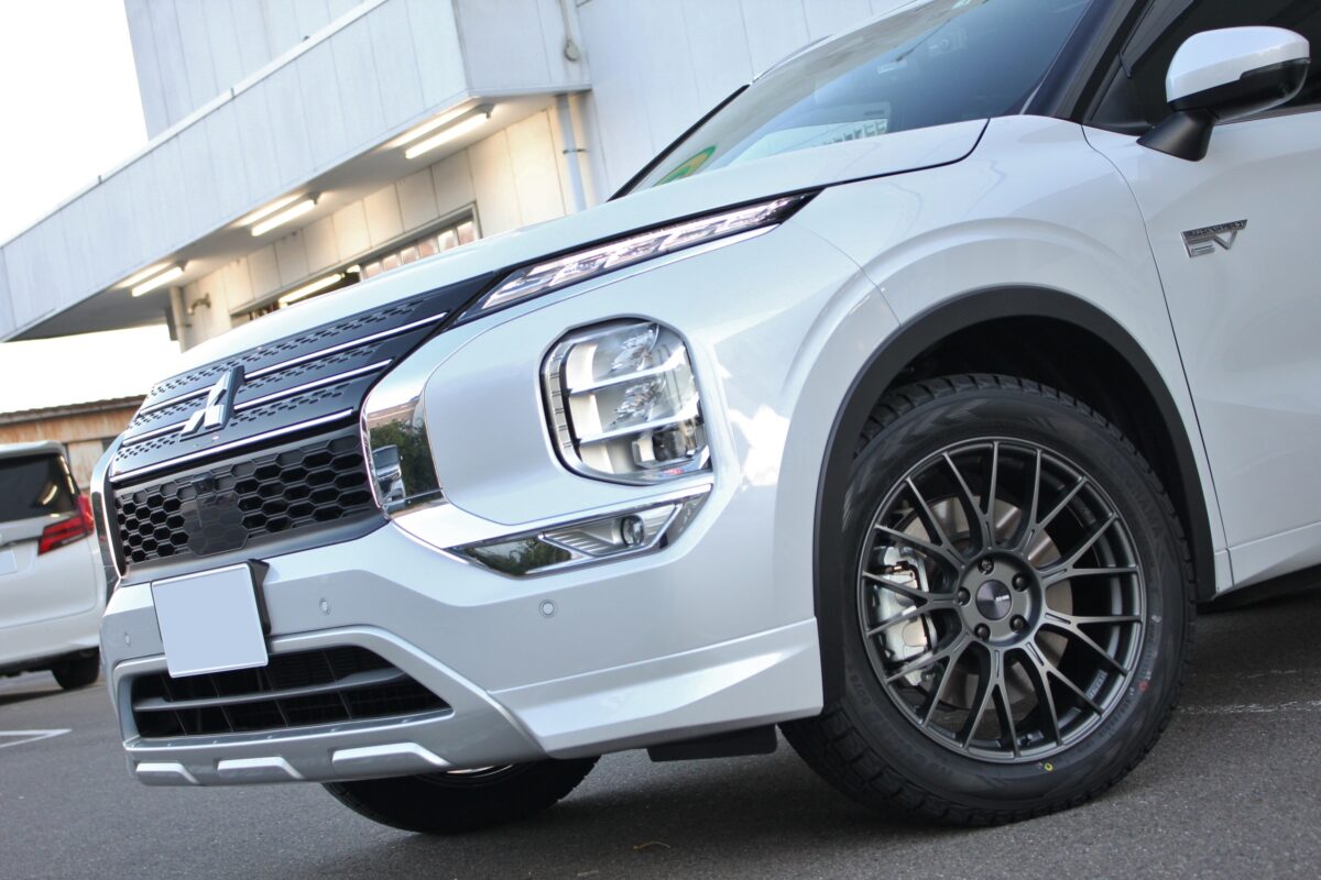 20インチ装着の新型アウトランダーPHEVのスタッドレスは何インチが