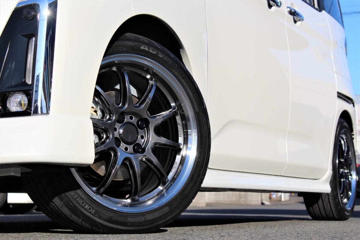 ルーミーにWORKエモーションZR10 16インチ＆ブリッツZZRでローダウン