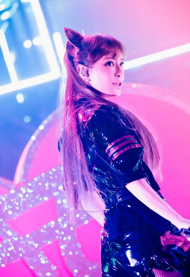 浜崎あゆみ、42歳の誕生日にオンラインライブ開催 「やれる事は全て