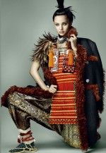 ミランダ・カー、「侍」「芸者」に変身！凛とした美しさにため息