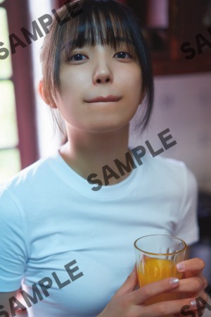 乃木坂46・五百城茉央1st写真集、書店別特典公開 写真集未収録の美麗