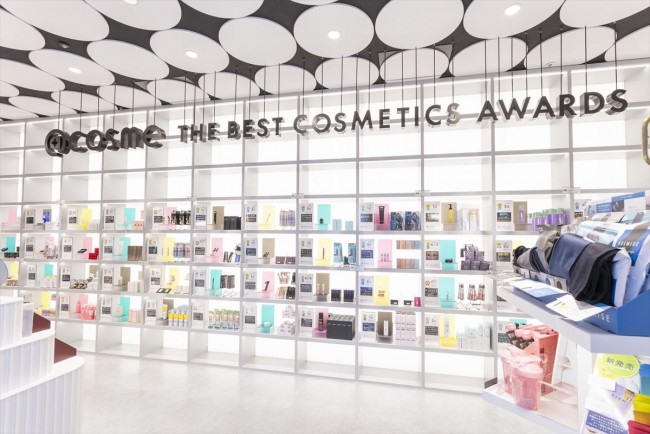 cosme OSAKA」9．1オープン！ “1万点以上のコスメが試せる”驚きの空間