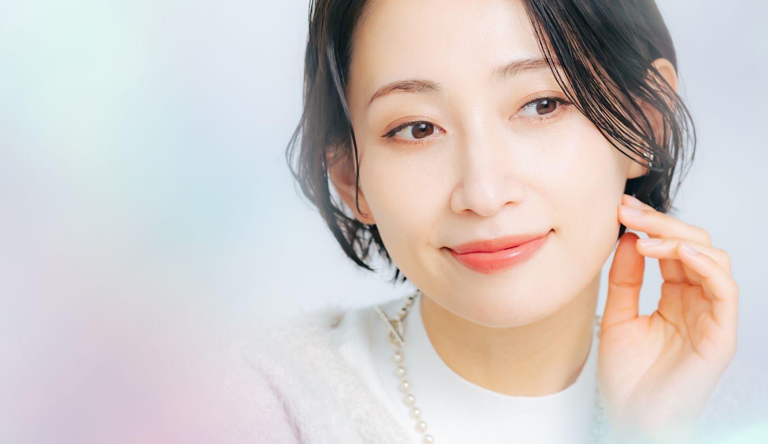 目元美顔器 アイリフト プラス｜見た目年齢をクリエイトする「クリアー