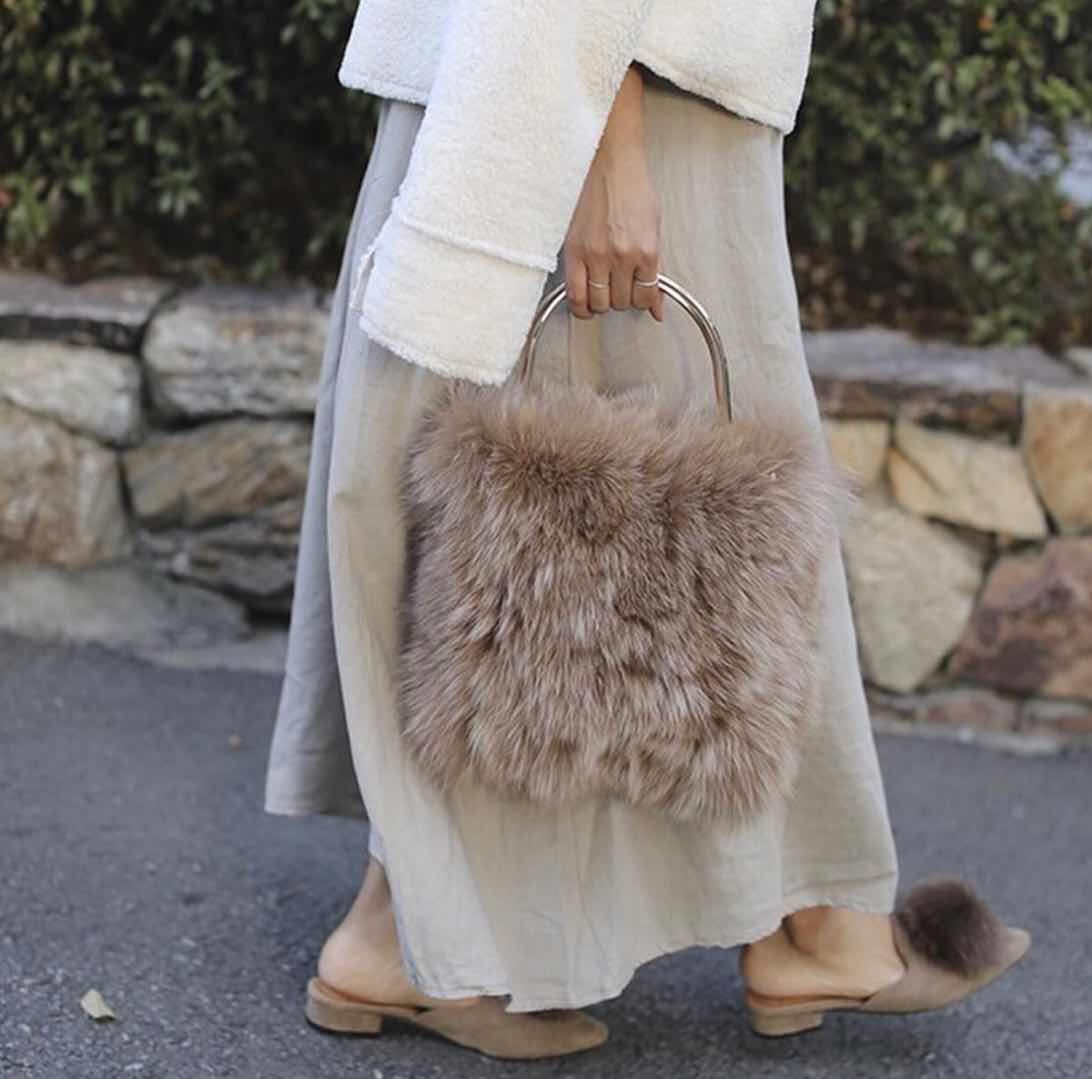 Real fox fur handcuffs Metal handletote bag リアルフォックスファー