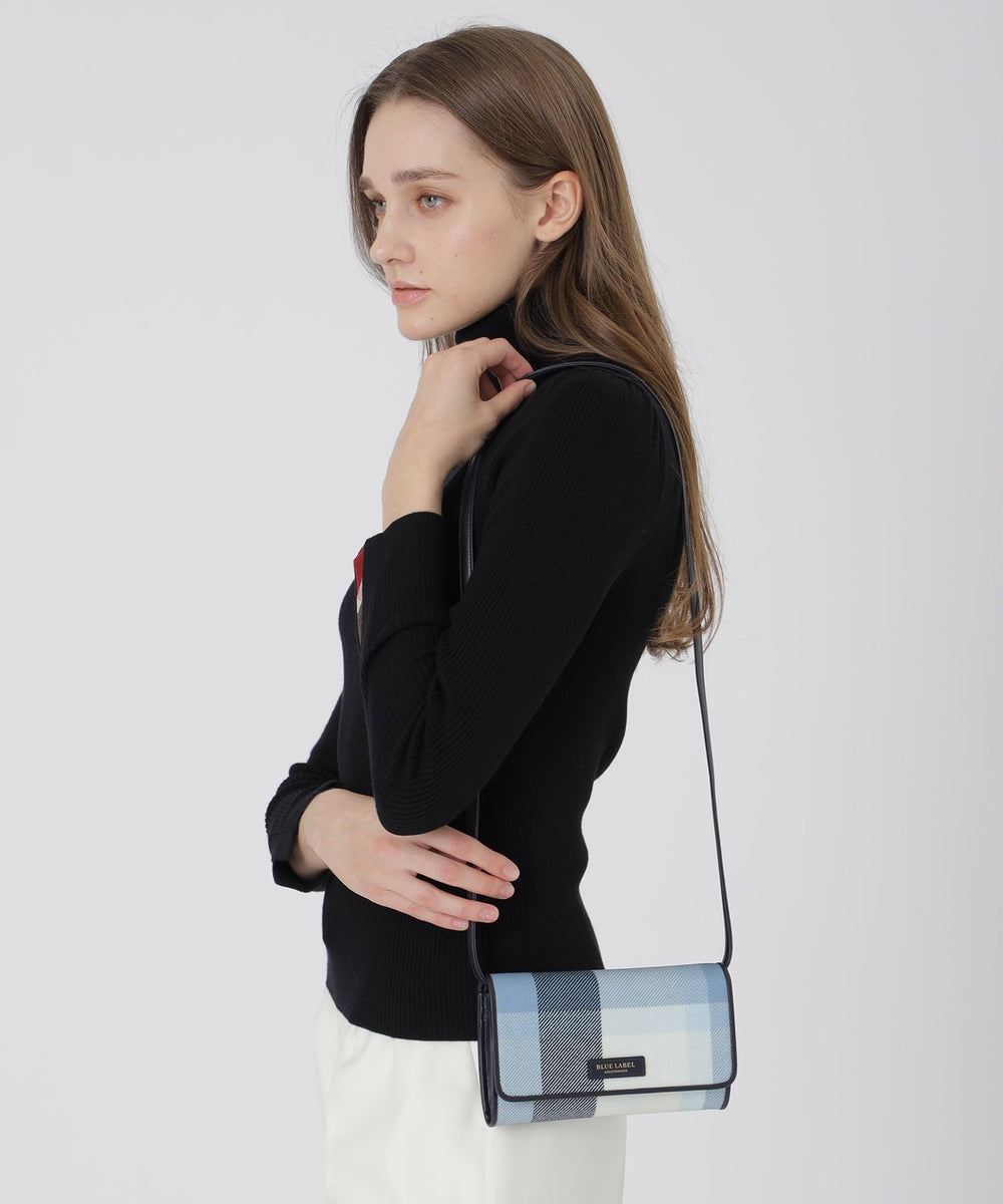 クレストブリッジチェックPVCウォレットショルダー（バッグ）｜BLUE