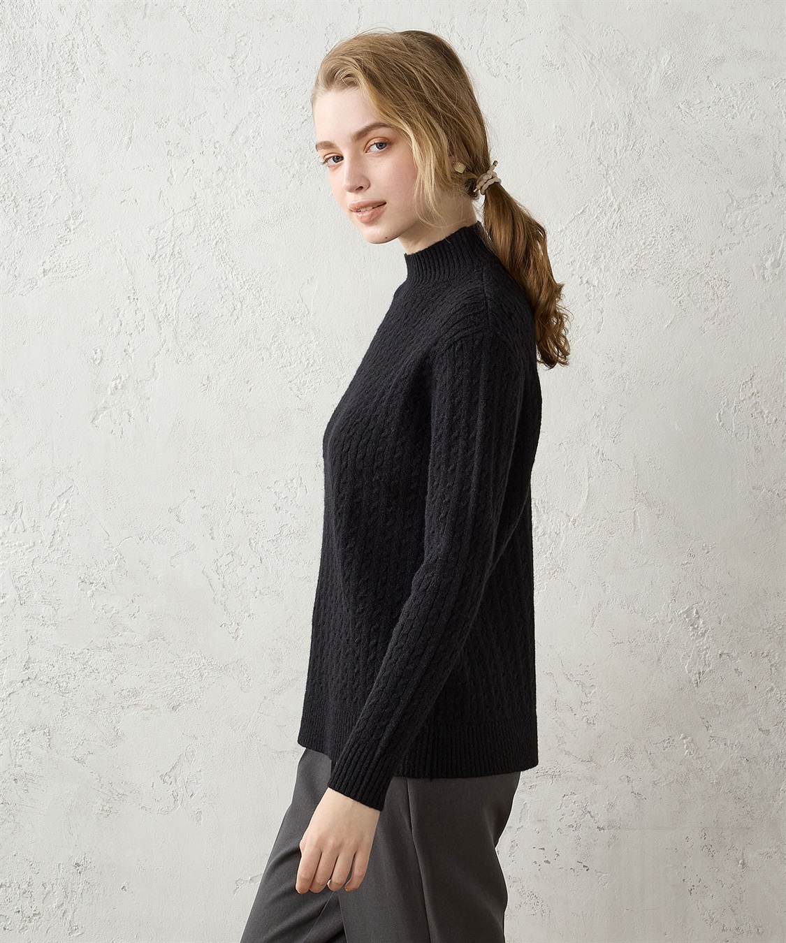 ケーブルニット ハイネックプルオーバー LE SOUK HOLIDAY｜クロス