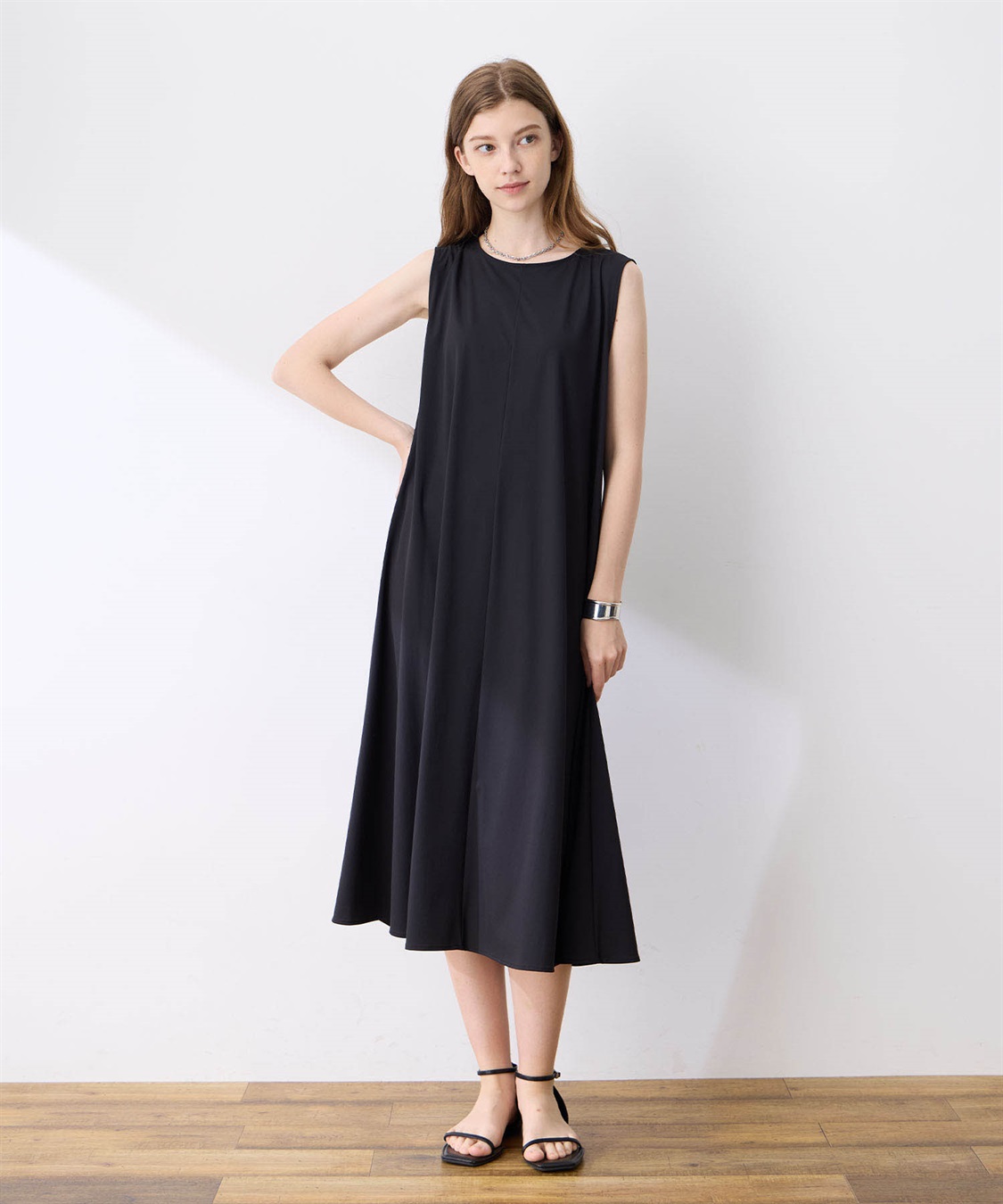 接触冷感】超冷感ノースリーブワンピース LE SOUK HOLIDAY｜クロス