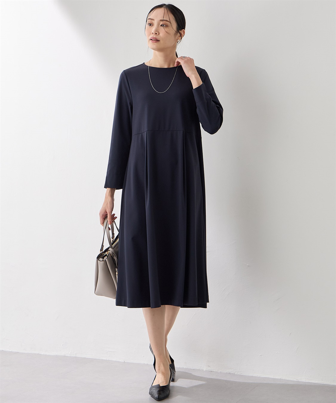 ストレッチタックワンピース【美モーションシリーズ】 A/C DESIGN BY