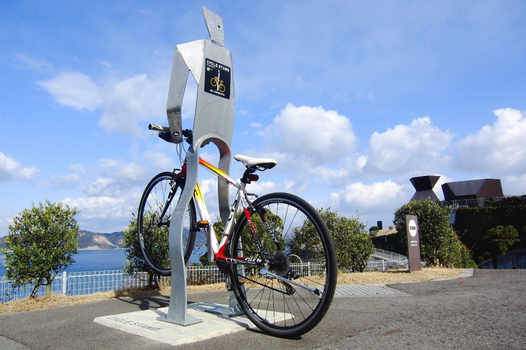 6人のシクロ・ツーリスト｜しまなみ海道の好景観スポットに点在し島の