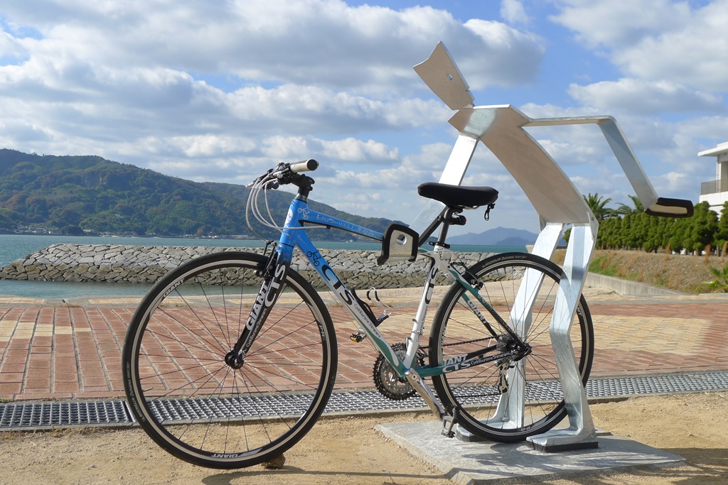 6人のシクロ・ツーリスト｜しまなみ海道の好景観スポットに点在し島の