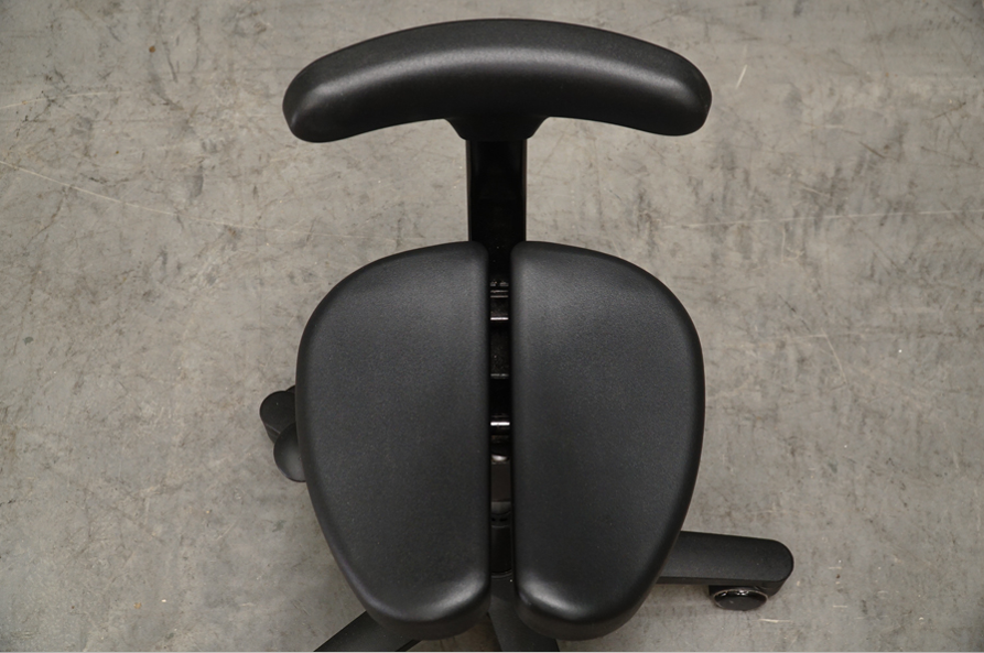 ayur chair(アーユル チェア) 高価買取-アドア東京-港区 オクトパス