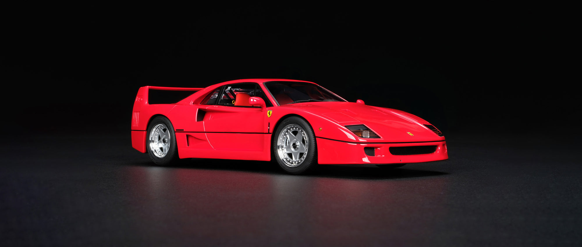 フェラーリ F40 – Amalgam Collection