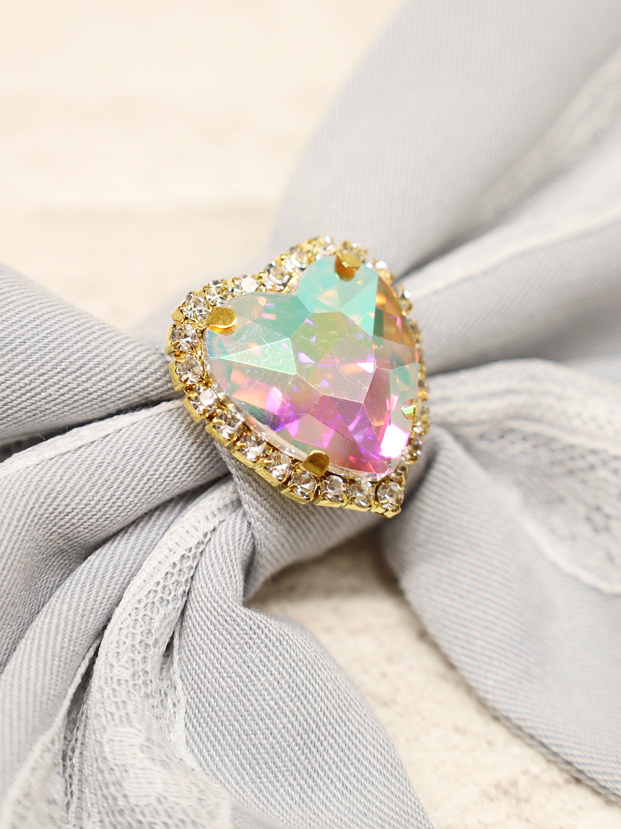 Girly Heart ビジュー付リボンブローチ – Amavel（アマベル）公式サイト