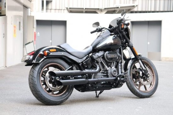 ブラス76スラッシュ ソフテイルモデル用 - MOTOR STAGE | アンバーピース