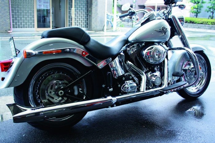 ブラスグライド(1本出し) ソフテイルモデル用 - MOTOR STAGE