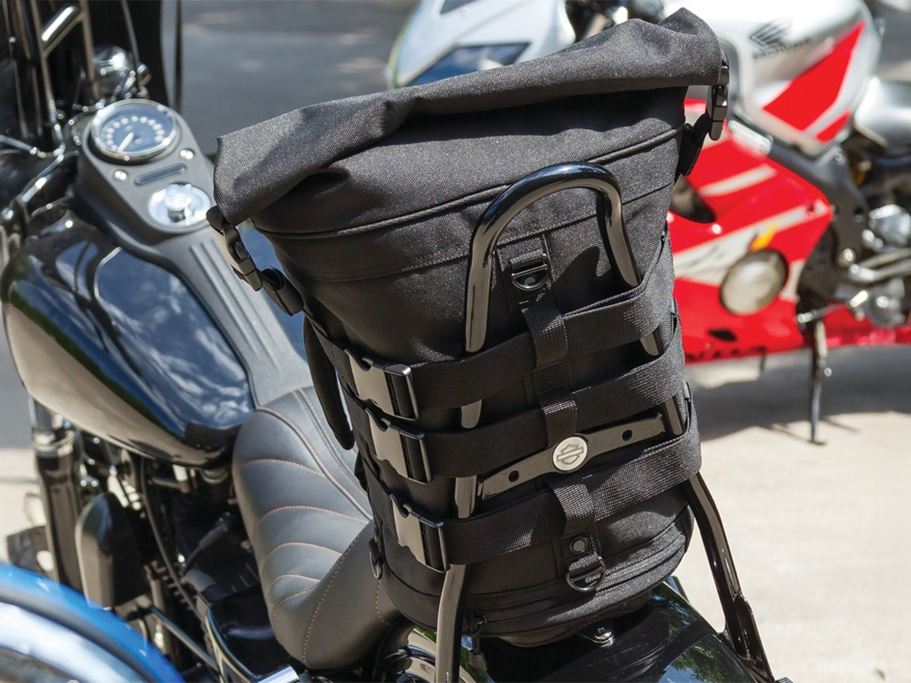 シーシーバーバッグはハーレー乗りの旅の必需品。この夏のマスト