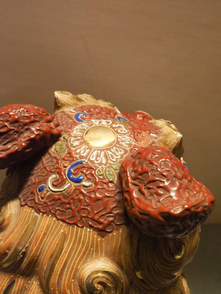 アン、九谷焼　八幡釜　太吉　獅子　牡丹　置物　床飾　高さ56㎝ BK043 九谷焼 魔除獅子 陶器 陶磁器 骨董 置物 飾り物 床の間 インテリア を