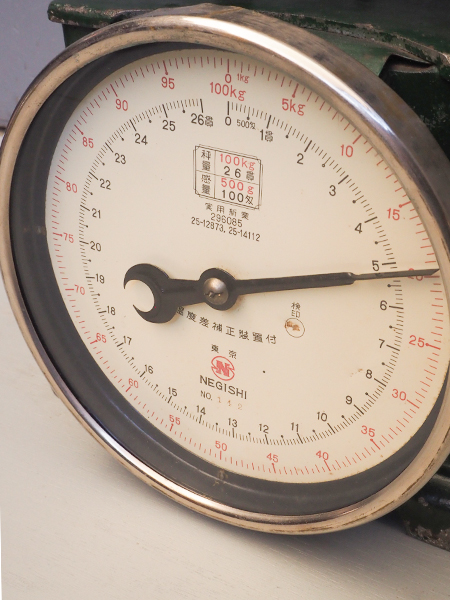 体重計　ガラス製　アンティーク ドイツ製<br>アンティーク<br>体重計 | アンティーク山本商店