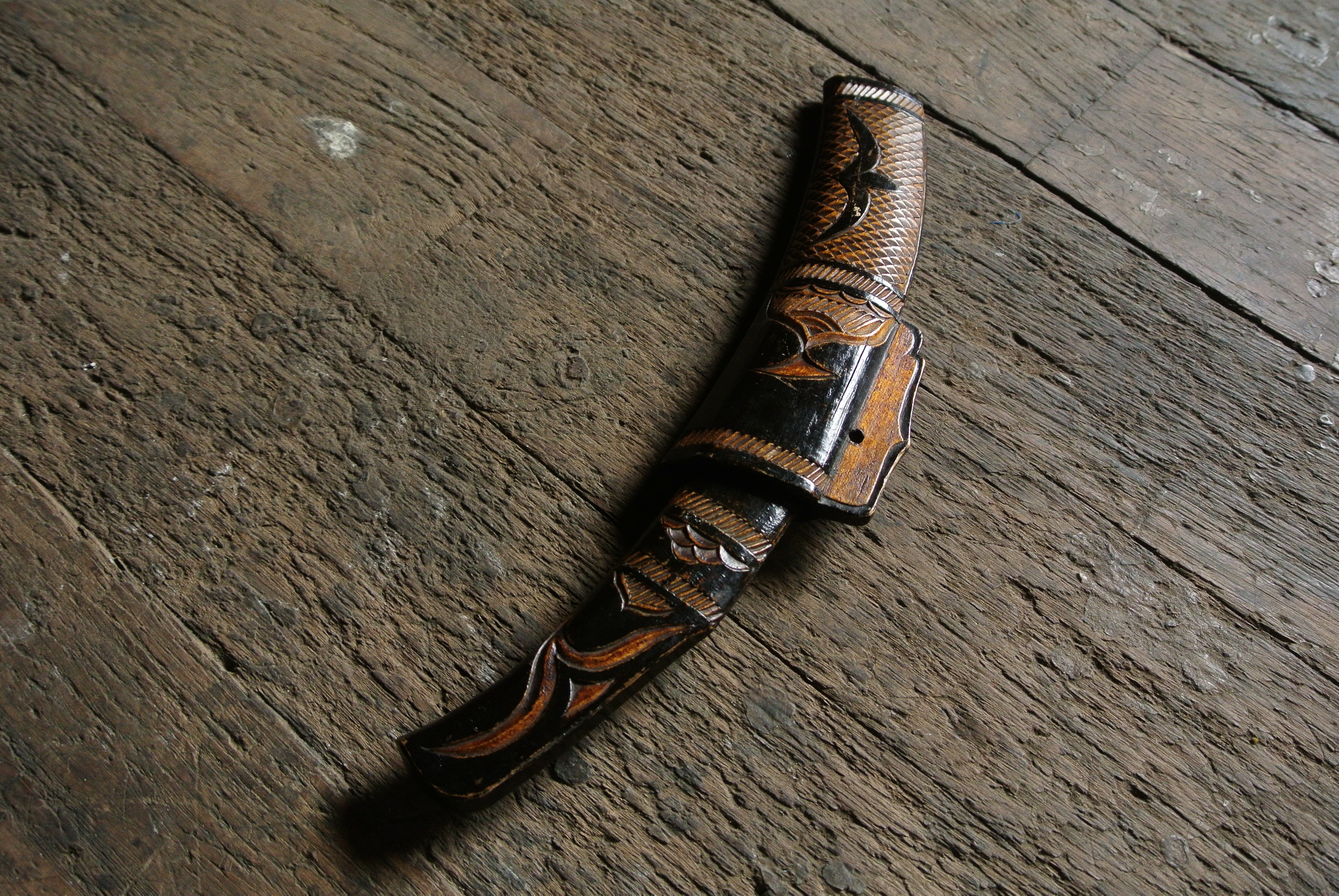 アイヌ民具 黒塗蕾鱗文マキリ - アンティーク雑貨・古道具の札幌