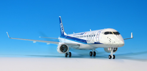 MR19010 1:100 MRJ90 JA23MJ ファンボローエアショー飛行展示機 完成品