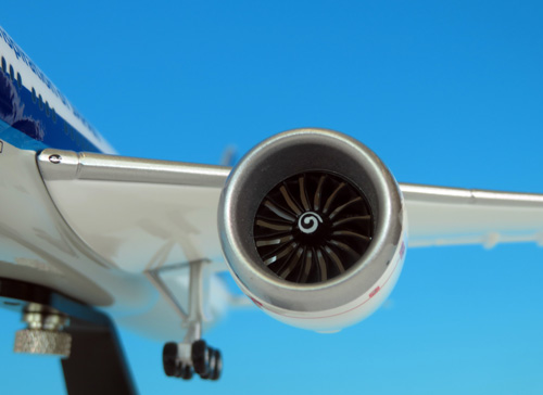 NH20099 1:200 BOEING 777-9 ANA 空中姿勢 完成品ソリッド(ギアつき