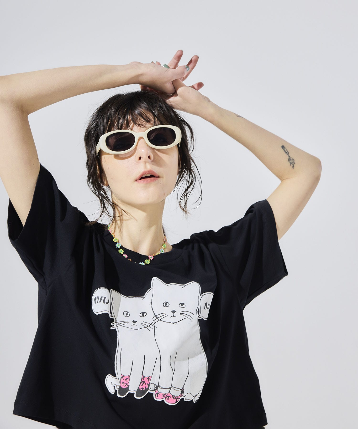 BLACK SCORE】MIU MIU CATS クロップドTシャツ | AND ON JIONE STORE