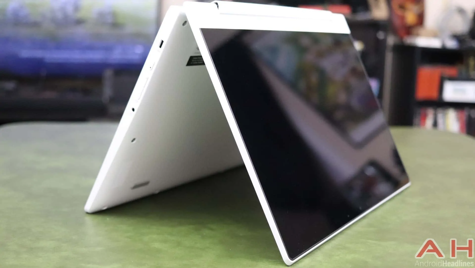 Lenovo C330 Chromebook Review - Decidedly Budget-Friendly