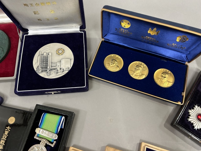 遺品整理中のお客様から勲章やメダルなどお譲りいただきました