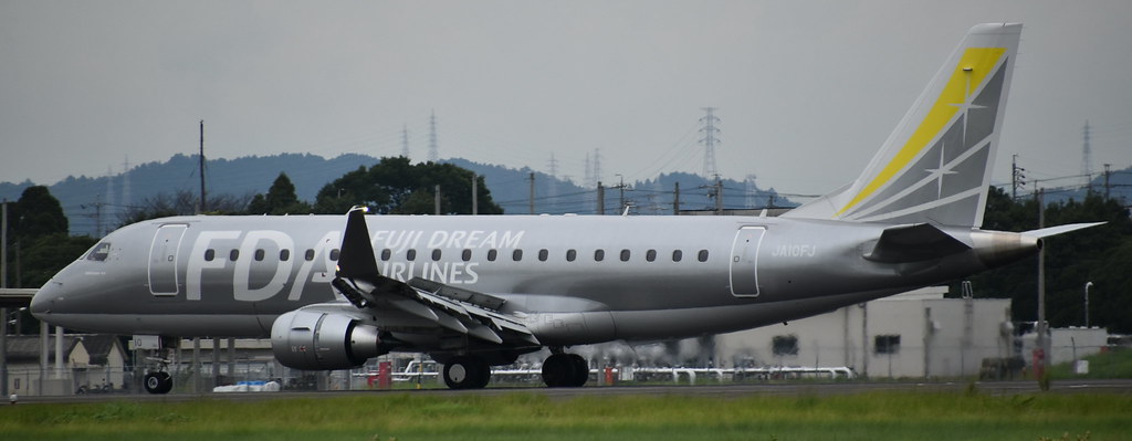 Fuji Dream E175 at Omitama on May 20th 2022, cleared to land on