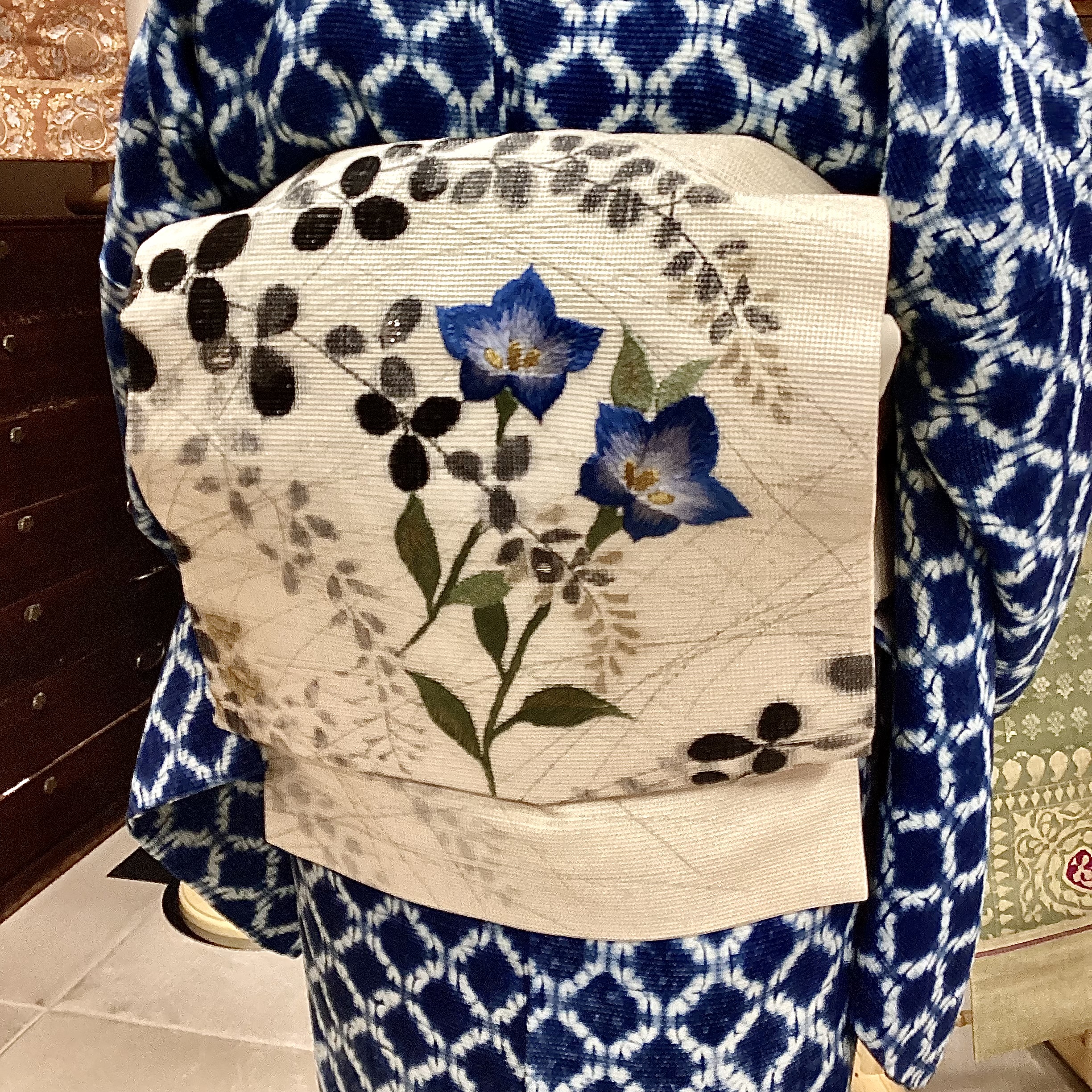 お客様の装い～天然藍藍染の絞り単衣にアンティーク帯 | 灯屋2銀座店