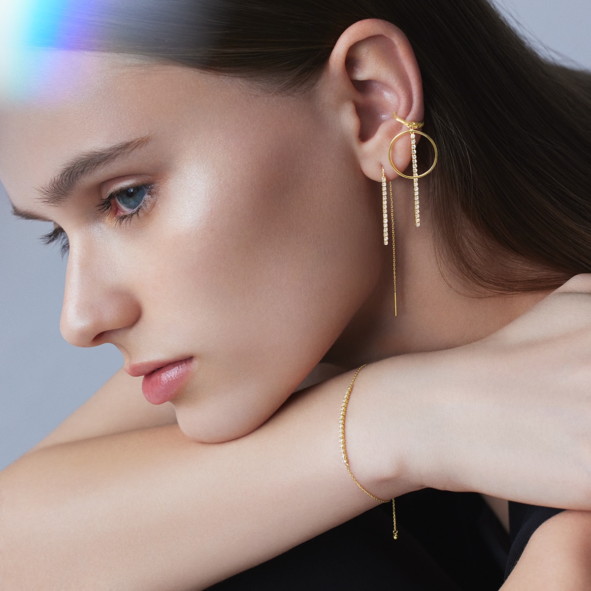 シャンデリアスウィングチェーン ピアス | AHKAH / アーカー | 【公式