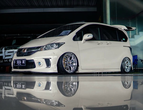 Honda Freed Airride“Lower enthusiast” - AIRBFTsuspension