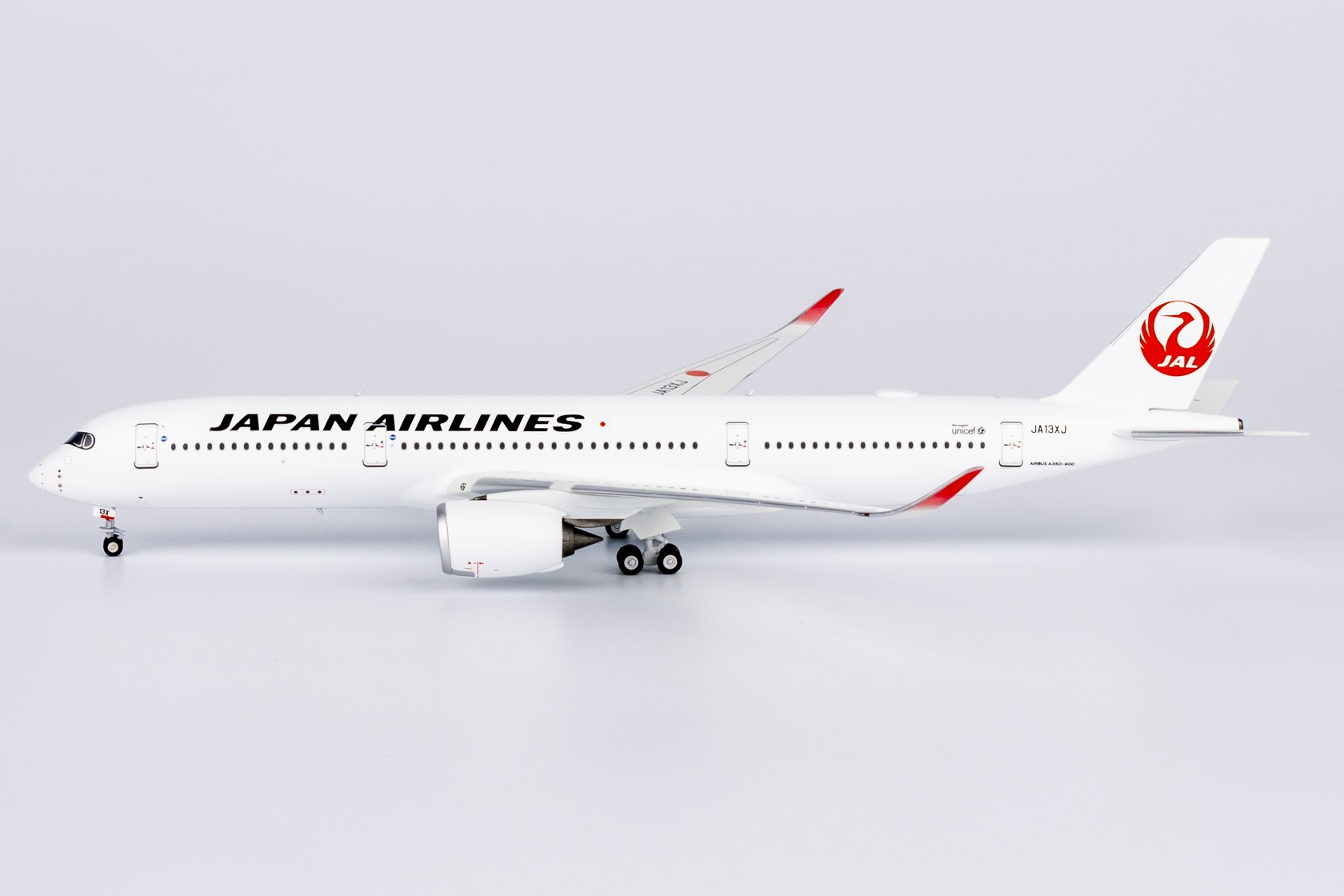 NG39090 Japan Airlines (JAL) A350-900 JA13XJ – Airplane Model SG