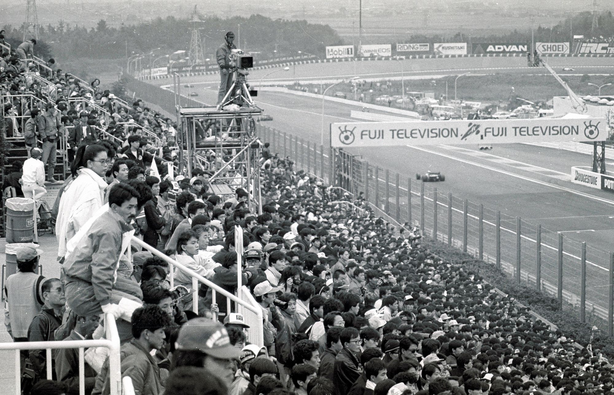 鈴鹿サーキット メインストレート アスファルト ／ 1987年 F1 鈴鹿