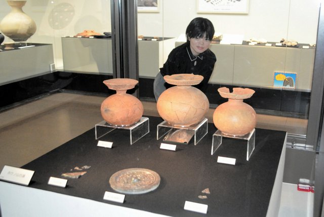 ホケノ山古墳の出土品ずらり 国重文指定記念し橿考研博物館で特別展