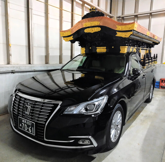 消えゆく宮型霊柩車 屋形ない洋型・バン型、主流に 「縁起悪い」苦情