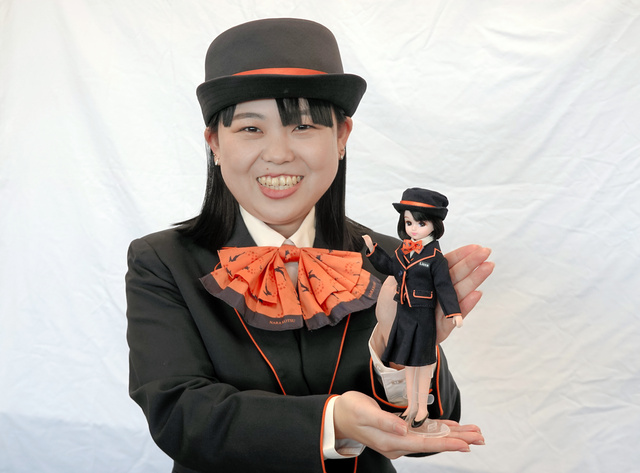 リカちゃん、バスガイドに 3年生社員が企画「リスペクト伝えたい