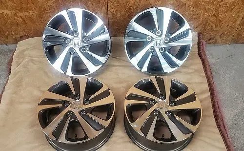 神奈川県 大和市にて ホンダ フリード ハイブリッド GB7系 純正 アルミ