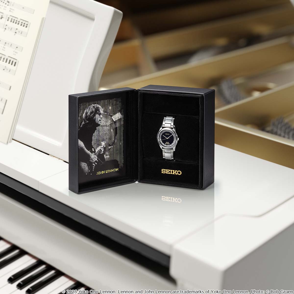 ジョン・レノン生誕85周年を記念したメモリアルな腕時計が登場