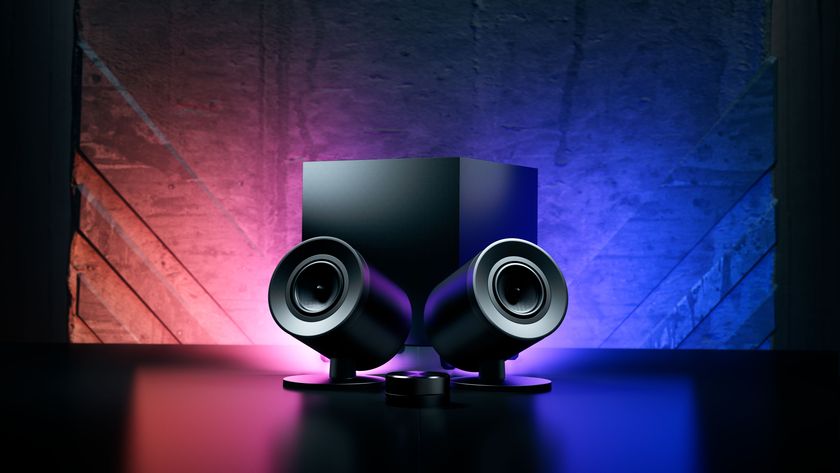 Razer＞ 音と光で空間を彩り、エンターテイメントの質を ワンランク