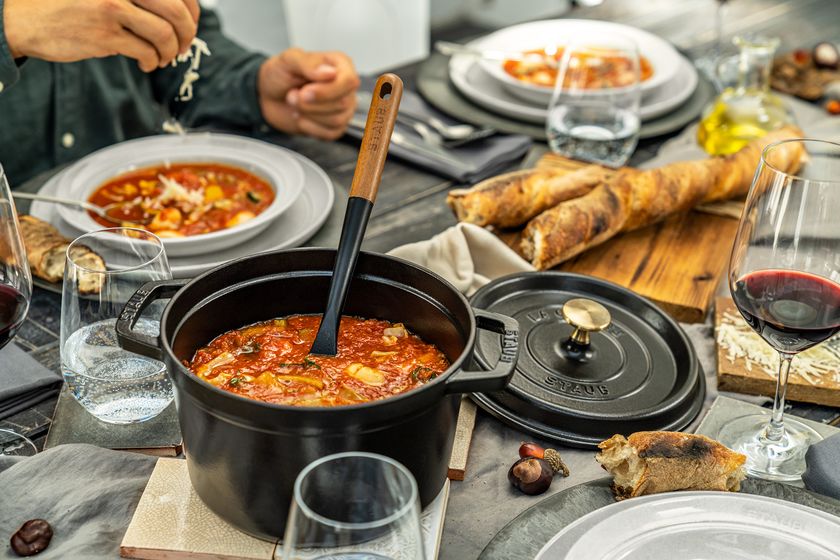 仏鋳物ホーロー鍋ストウブ 万能サイズでたっぷり作れる 「グランド