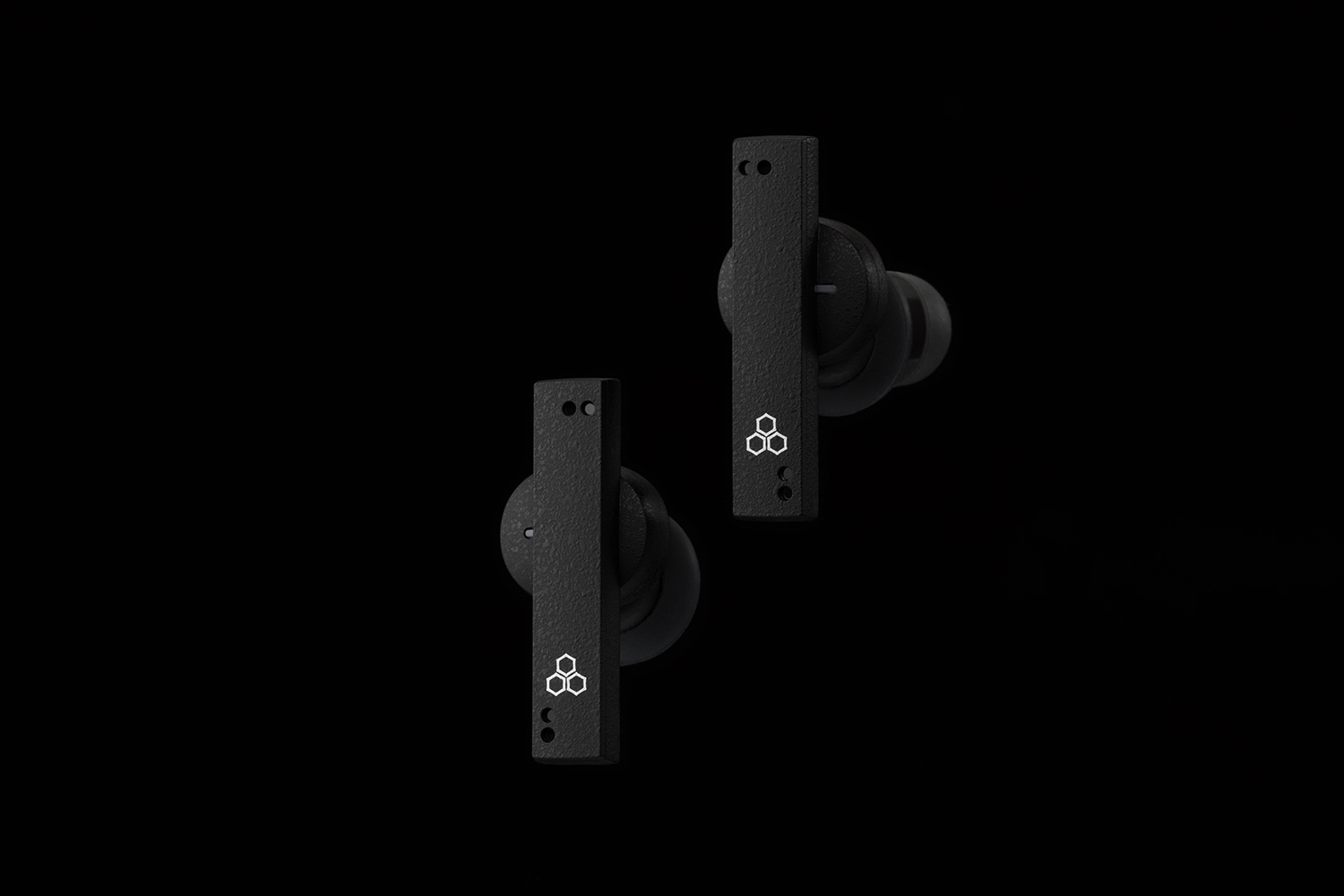 フラッグシップ完全ワイヤレスイヤホン「ZE8000」 新製品を12/16(金)に