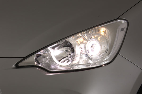 プリウス30系用HIDヘッドランプコンバージョンキット TOM'S(トムス