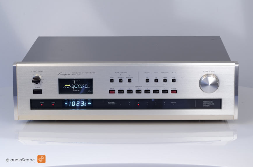 Accuphase T 105 Tuner for sale.