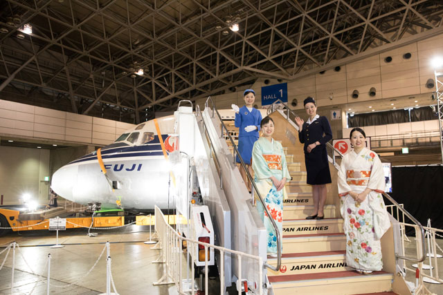 JAL、ニコ超にDC-8「FUJI号」空の一流ホテル展示